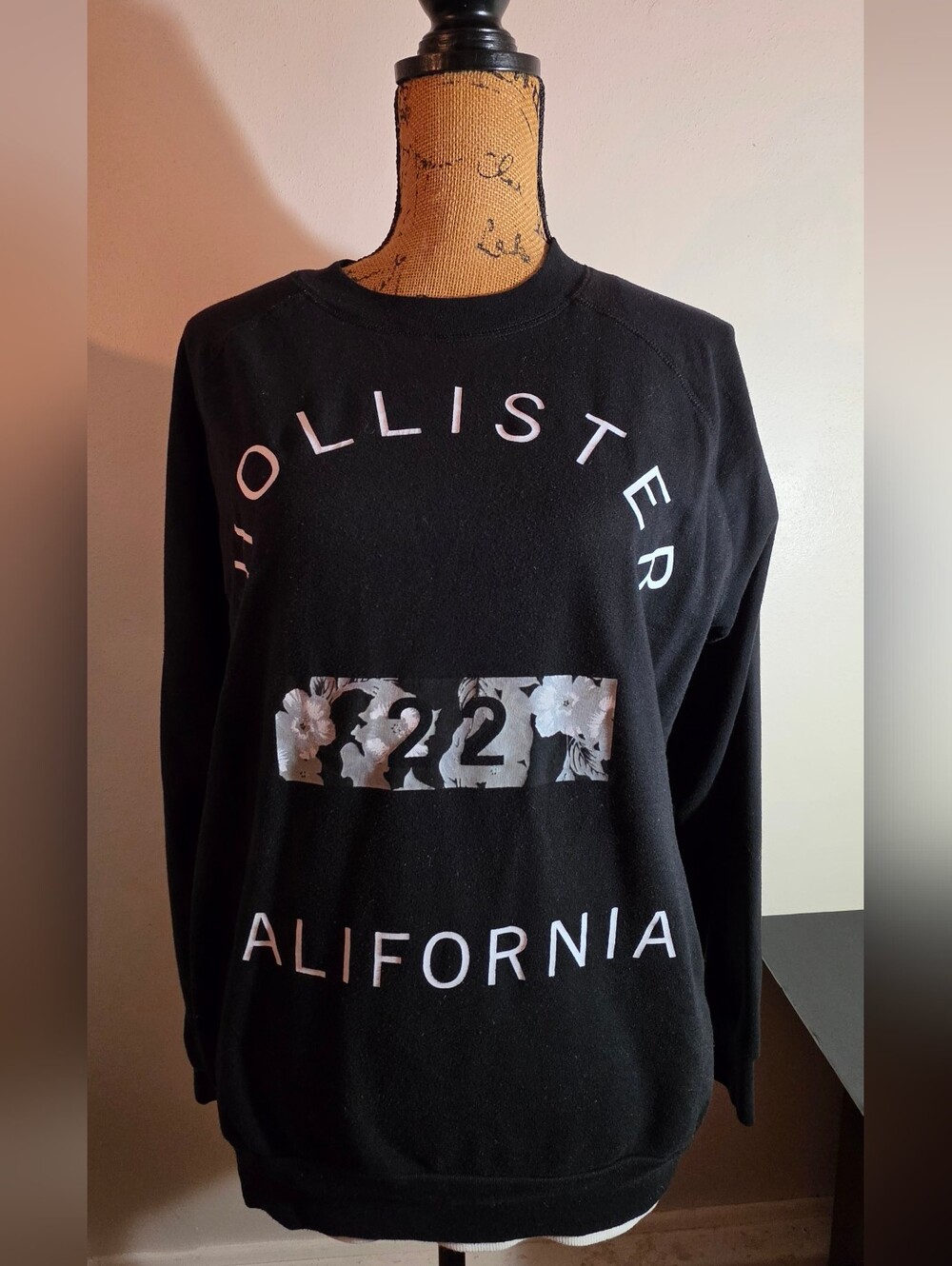 Hollister Black Graphic Crewneck Sweater - California 22
